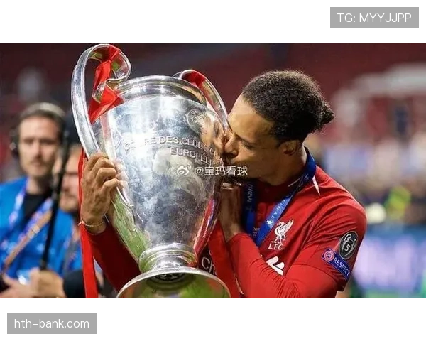 范戴克荣膺新一代拦截王称号,表现持续提升引发关注 范戴克荣膺新一代拦截王称号,表现持续提升引发关注